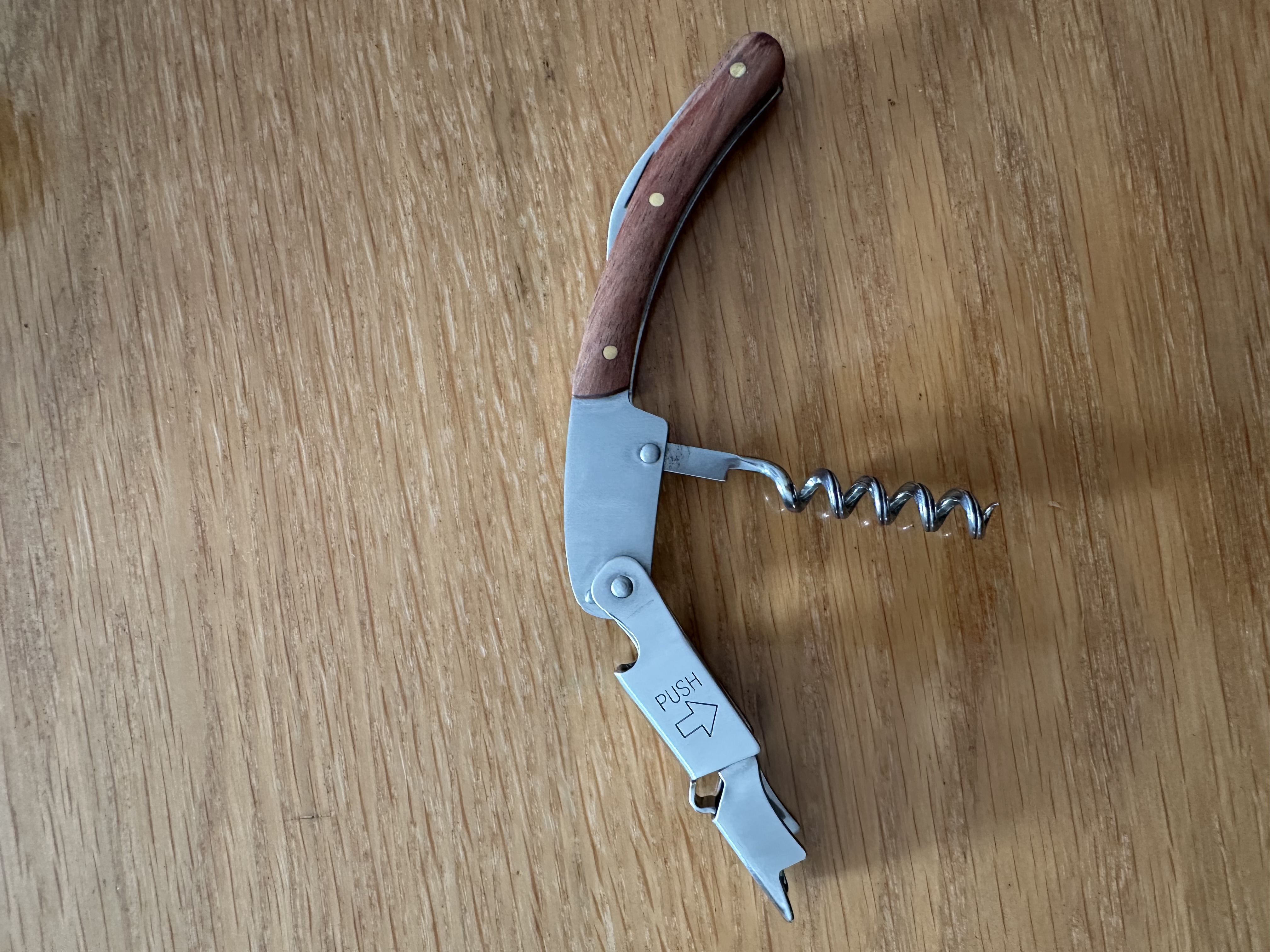 Đồ khui rượu vang gỗ